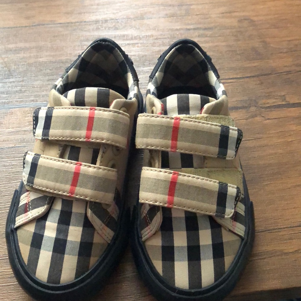 Burberry shoes